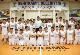 Spor okulları, gençleri spora kazandırıyor