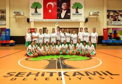Spor okullarında yüzlerce kadın sporcu yetişiyor