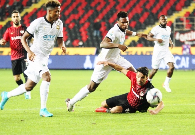 Spor Toto Süper Lig: Ertelenen maçta sonuç 0-0