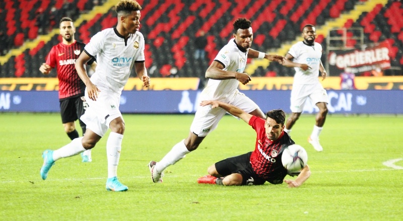 Spor Toto Süper Lig: Ertelenen maçta sonuç 0-0