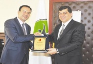 Spora katkısı için plaket verildi