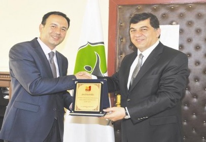 Spora katkısı için plaket verildi