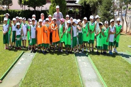 Sporcular mini golf turnuvası yaptı