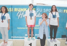 Sporcular, Su topu, dragon bot ve açık yüzmede yarıştı