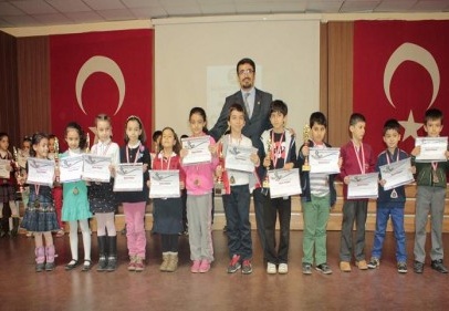 Sporculara düzenlenen törenle ödülleri verildi