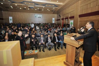&#8220;Sporcuların akademik başarılarına ve kişisel gelişimlerine önem veriyoruz&#8221;