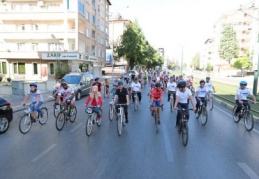 Sporu teşvik etmek amacıyla bisiklet turu düzenledi