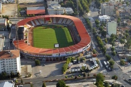 &#8220;Stadyumun yeri kent meydanı olmalı&#8221;