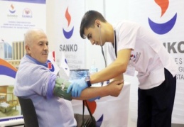 Stantta ücretsiz kan şekeri ve tansiyon ölçümü yapılıyor