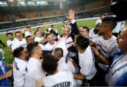 Stat, bayram yerine döndü