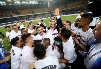 Stat, bayram yerine döndü