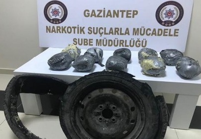 Stepne lastik arasında 10 kilo uyuşturucu 