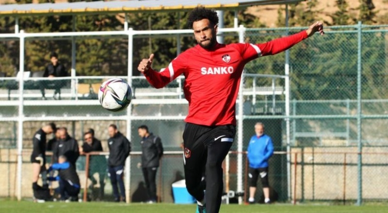 Steven Caulker'ın, antrenmanda bir pozisyon sırasında kas grubunda kanama tespit edildi