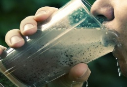 Su, kirletilmeden, israf edilmeden gelecek nesillere aktarılmalı