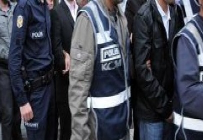 Suç örgütü üyesi 8 kişi yakalandı