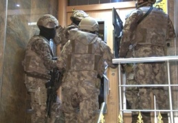 Suç örgütüne operasyon yapıldu kendi yurtdışında