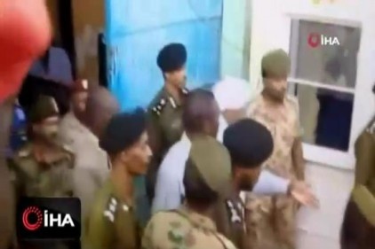 Sudan&#039;ın devrik Lideri Beşir, darbeden sonra ilk kez görüntülendi