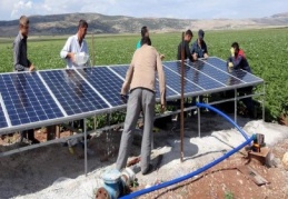 Sulama güneş enerjisi ile yapılıyor