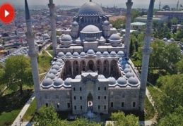 Süleymaniye Camii'nin halıları değişiyor
