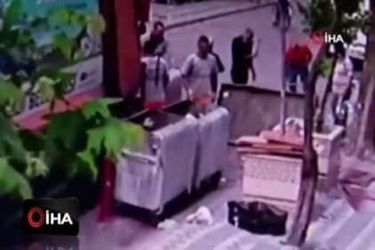 Sultangazi&#039;de temizlik işçisine baltalı saldırı kamerada