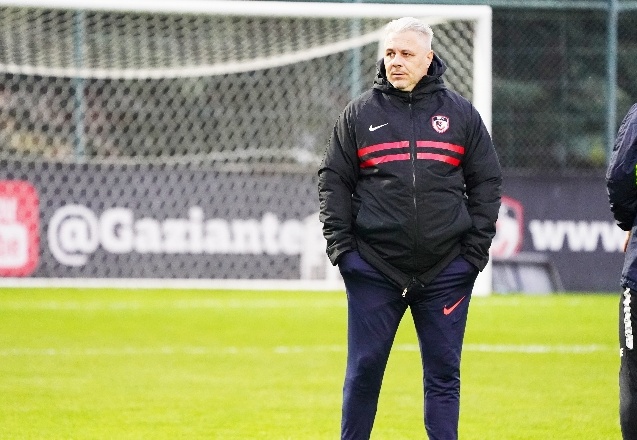 Sumudica, Fenerbahçe ile karşılaştığı 2 maçta evinde 0-5 yenildi