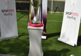 Süper lig kupası sergileniyor