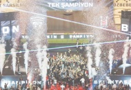 Süper Lig şampiyonu Beşiktaş kupasını aldı