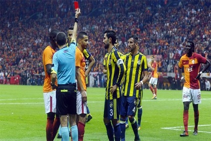 Süper Lig&#039;de 11 haftada 38 kırmızı