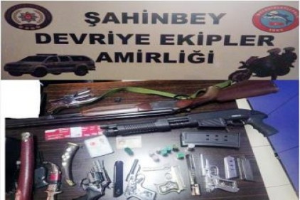 Şüphe üzerine durdurulan araçtan cephanelik çıktı 
