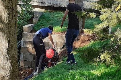 Şüpheli çantalardan kıyafet çıktı 