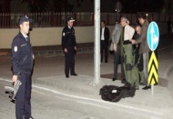 Şüpheli paketten çöp çıktı