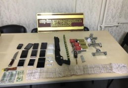 Şüpheli şahsın adresine baskın yapıldı