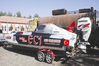 Sürat tekneleriyle şehir turu yapıldı