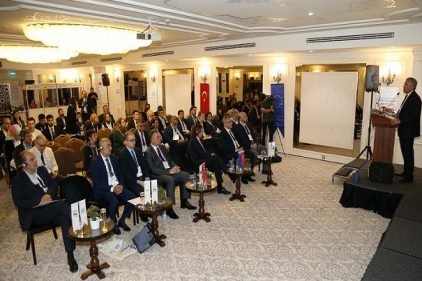 "Suriye bizim kalbimizi kanatıyor" 