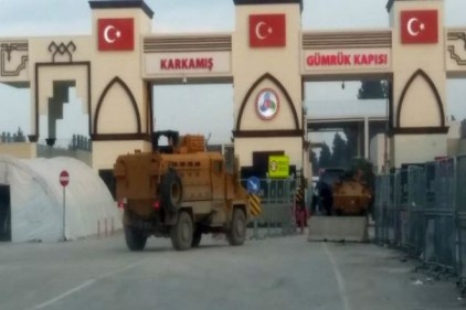 Suriye sınırında askeri hareketlilik sürüyor 