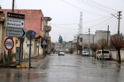 Suriye sınırındaki Karkamış&#8217;tan top sesleri geliyor