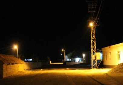 Suriye sınırındaki mahalleler aydınlatılıyor