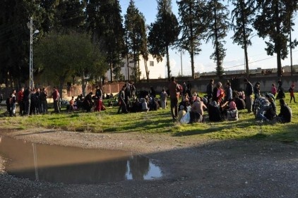 Suriye uçağı Carablus&#039;taki yerleşim merkezlerini ilk kez bombaladı