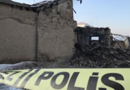 Suriye uyruklu 7 kişilik ailenin kaldığı kerpiç evde yangın çıktı