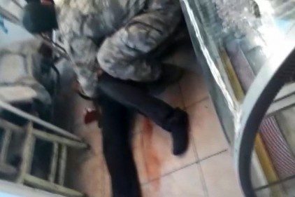 Suriye&#8217;den atılan serseri kurşun iki kişiyi yaraladı 