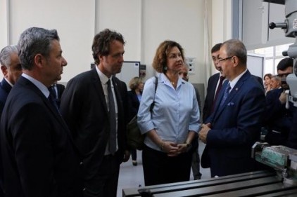 Suriyeli beyaz yakalı mülteciler panelde buluştu
