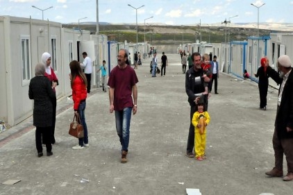 Suriyeli Çerkezler, konteynır kente yerleştirildi