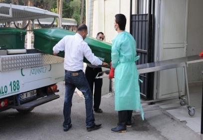 Suriyeli çocuk kamyonun altında ezildi