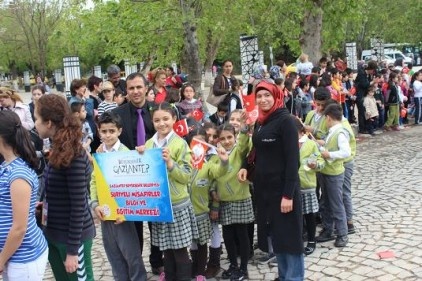 Suriyeli çocuklar yapılan etkinliklerde doyasıya eğlendiler