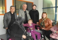 Suriyeli Fatma tekerlekli sandalyeye kavuştu 