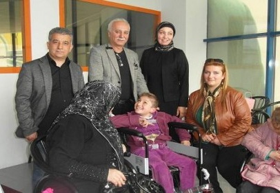 Suriyeli Fatma tekerlekli sandalyeye kavuştu