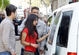 Suriyeli genç kız kendine zarar verecekti