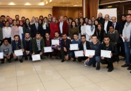 Suriyeli gençleri yetiştirmek için büyük bir çaba sarf ediyoruz
