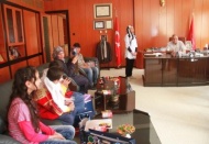 Suriyeli öğrencileri ödüllendirdi