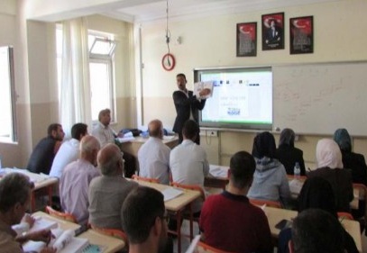 Suriyeli öğretmenlere formasyon eğitimi veriliyor
